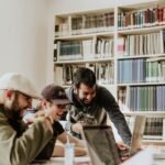 Alumnos de nivel avanzado estudiando inglés en Puebla