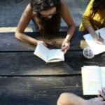 Evaluación de nivel de inglés en Puebla con libro y cuaderno